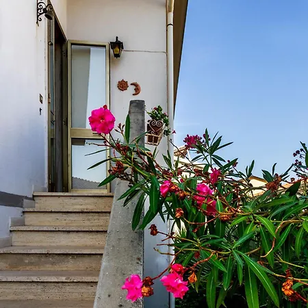 Toscana Grande In Con 2 Camere, Terrazze, Giardino E Posto Auto Privato Tutti Spazi Uso Esclusivo