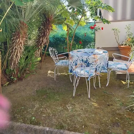 Toscana Grande In Con 2 Camere, Terrazze, Giardino E Posto Auto Privato Tutti Spazi Uso Esclusivo