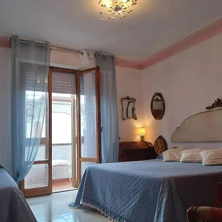 Grande Uso Esclusivo, Giardino, Posto Auto, Barbecue, Aria Condizionata * Cecina (Livorno)